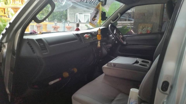 **600,000 บ.ต่อรอง**ขายรถตู้ เดิมๆบางๆ TOYOTA COMMUTER 2.5 D4D โฉมหลังคาสูง ปี48/05 เครื่องเดิมเกียร์เดิม แน่นๆ แห้งๆ แรง ไม่มีเยิ้ม เกียร์ดีไม่มีหอน หน้า-หลังเดิมๆไม่เคยชนหนัก ช่วงล่างหนึบ ภายในสวยเดิม พ.พาวเวอร์ แอร์เย็น เครื่องเสียงไพเราะ ล้อแม็กสวย ยา **600,000 บ.ต่อรอง**ขายรถตู้ เดิมๆบางๆ TOYOTA COMMUTER 2.5 D4D โฉมหลังคาสูง ปี48/05 เครื่องเดิมเกียร์เดิม แน่นๆ แห้งๆ แรง ไม่มีเยิ้ม เกียร์ดีไม่มีหอน หน้า-หลังเดิมๆไม่เคยชนหนัก ช่วงล่างหนึบ ภายในสวยเดิม พ.พาวเวอร์ แอร์เย็น เครื่องเสียงไพเราะ ล้อแม็กสวย ยา