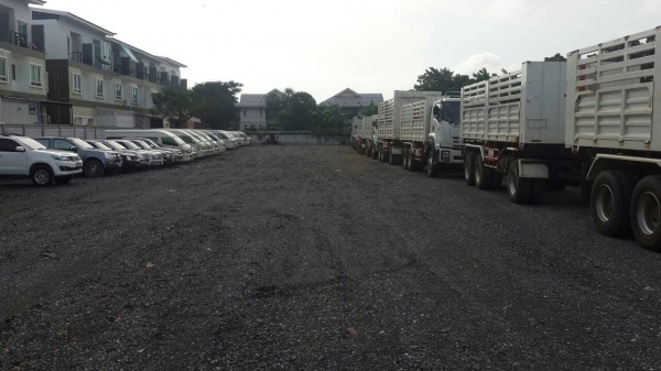 เปิดประมูลรถบรรทุก