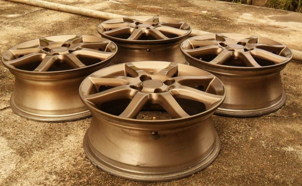 ล้อแม็กแท้ ขอบ15นิ้ว 4รู100 (4วง3,200บ.)แค่วงละ800เอง ไม่คดไม่ดุ้ง สีสวย ใส่รถเก๋งซิ่ง4รู100ได้เกือบทุกรุ่น T.092-9351644