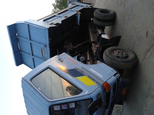 ขายรถบรรทุก 6 ล้อดัมพ์ ยี่ห้อ ISUZU รุ่น NKR