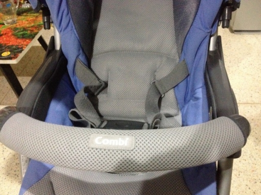 รถเข็นเด็ก COMBI สภาพใหม่ของมาจากญี่ปุ่นพร้อมใช้ รถเข็นเด็ก COMBI สภาพใหม่ของมาจากญี่ปุ่นพร้อมใช้