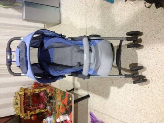 รถเข็นเด็ก COMBI สภาพใหม่ของมาจากญี่ปุ่นพร้อมใช้