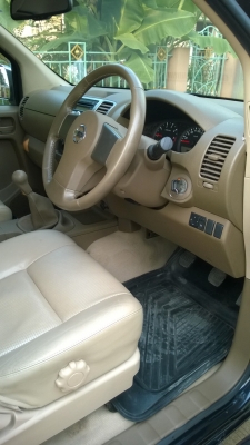 Nissan Navara LE ปี 07 MT สีดำ