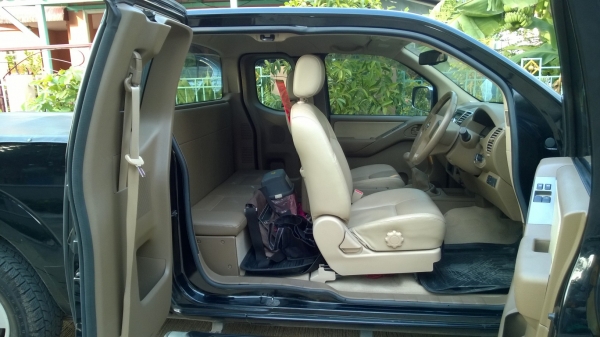 Nissan Navara LE ปี 07 MT สีดำ