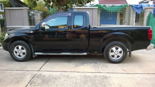 Nissan Navara LE ปี 07 MT สีดำ