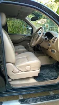 Nissan Navara LE ปี 07 MT สีดำ