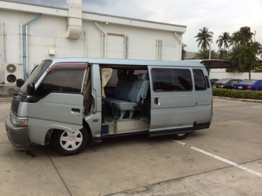 ขายรถตู้นิสสัน เออแวนปี90 เครื่อง 1JZ หัวฉีด ติดก๊ส LPG เพาเวอร์ กระจกไฟฟ้า ภายในลายไม้ แอร์หน้า-หลัง เบาะหลังสามแถว รถขับดี นั่งสบาย พร้อมใช้ครับ