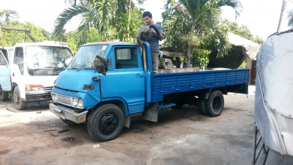 ขายรถโตโยต้าBU15 กระบะยาว4เมตร เครื่องดี70\% แซสซีสวย ทะเบียนขาดเดือน 6น๊อต พร้อมโอน ขาย 85000 บาท