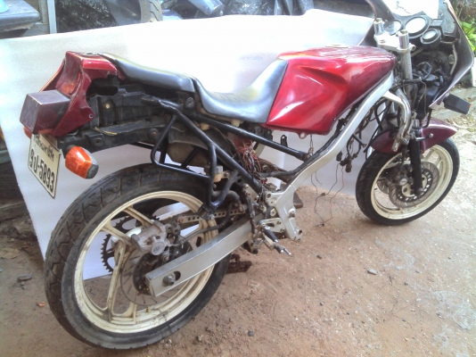 ขายซาก YAMAHA fzr 400 สภาพตามรูปมีเล่มครับ 25000 ขายซาก YAMAHA fzr 400 สภาพตามรูปมีเล่มครับ 25000