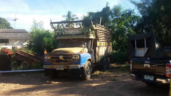 ขาย 10ล้อหัวยาว2เพลา บรรทุกออ้ย  สภาพดีพร้อมใช้งาน. ทิฟฟี่เพาเวอร์(380,000บาท)