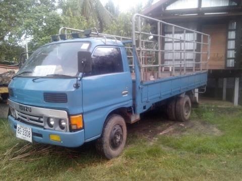 **ขายแล้วครับขอบคุณ Truck2hand ขาย6ล้อ100แรง ราคาเบาๆ ISUZU KS 4BC2-100HPฝาดำ เกียร์ยาว เครื่องฝาดำ แน่นดีแรงดี ทน เกียร์ดีไม่หลุด ช่วงล่างเดิม คัสซีดี ไม่ปะไม่ดาม กระบะพื้นไม้คอกเหล็กสภาพดี พื้นพอได้ ข้างไม่ผุ คอกเหล็กแข็งแรง ไม่โก่ง ไม่ผุ หัวเก๋งดีไม่ผุ