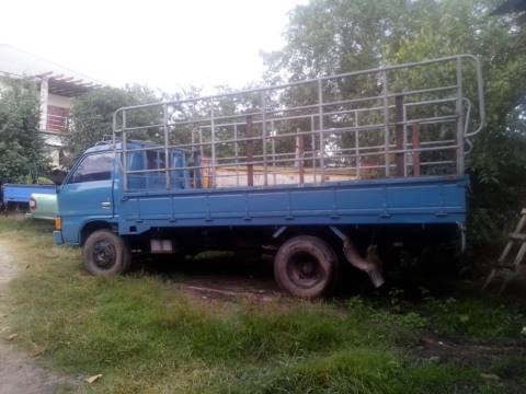 **ขายแล้วครับขอบคุณ Truck2hand ขาย6ล้อ100แรง ราคาเบาๆ ISUZU KS 4BC2-100HPฝาดำ เกียร์ยาว เครื่องฝาดำ แน่นดีแรงดี ทน เกียร์ดีไม่หลุด ช่วงล่างเดิม คัสซีดี ไม่ปะไม่ดาม กระบะพื้นไม้คอกเหล็กสภาพดี พื้นพอได้ ข้างไม่ผุ คอกเหล็กแข็งแรง ไม่โก่ง ไม่ผุ หัวเก๋งดีไม่ผุ