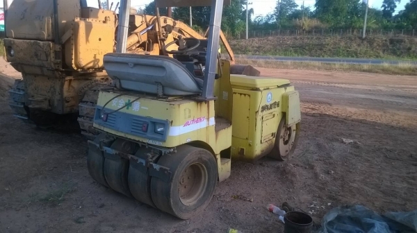 ขายรถบดเล็ก KAWASAKI เอวอ่อน ระบบสั่นสะเทือน สภาพพร้อมใช้งาน เอกสารใบอินวอยซ์ ราคาต่อรองได้ครับ