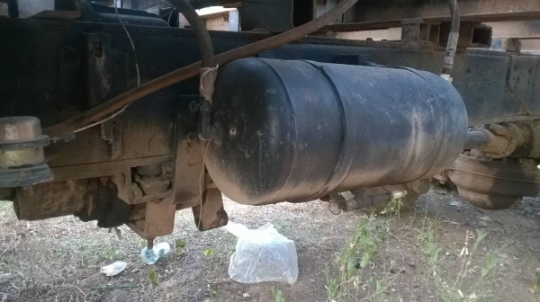 ขายเทนเลอร์ 10 ล้อเรียล 2 เพลา เครื่อง 185 แรงม้า คัสซีสวย สโลว์กลาง เบรคลมดัน พวงมาลัยพาวเวอร์ ทะเบียนพร้อมโอน ราคาต่อรองได้ครับ