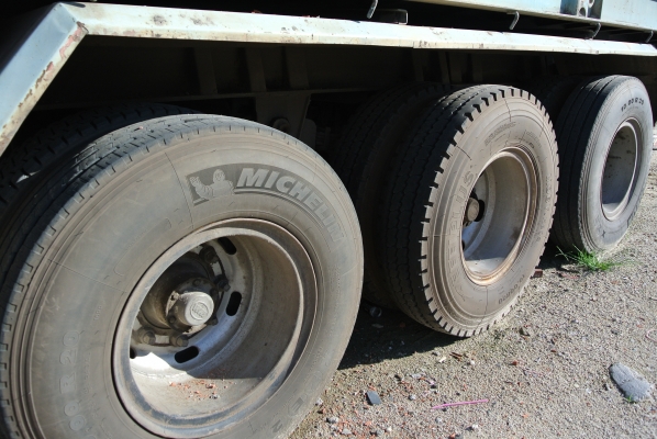 SMM หางพื้นเรียบสามเพลา