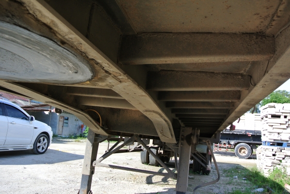 SMM หางพื้นเรียบสามเพลา