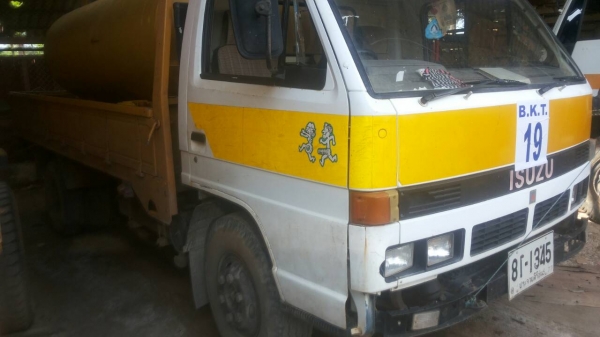 ขายด่วนครับ แบบถูกๆ NPR115 คัสชี 59 กระบะคาร์โก้ พร้อม ถังน้ำมัน และ หัวจ่ายน้ำมัน พร้อมใช้ครับ เหมาะสำหรับงานภาคสนามครับ