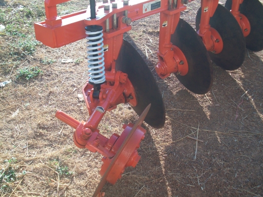 ผานบุกเบิก 4 ตราช้าง