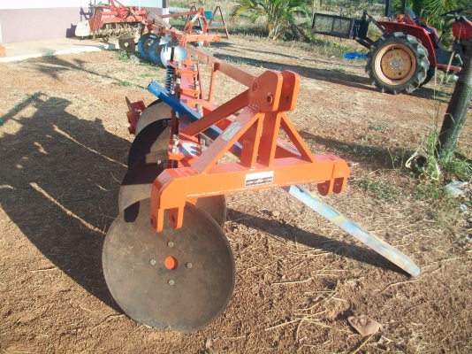 ผานบุกเบิก 4 ตราช้าง