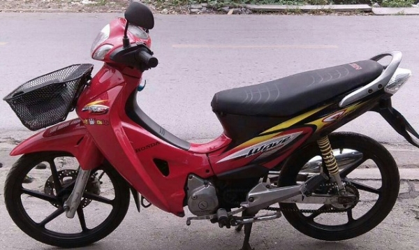 สตาร์ทมือ Honda wave 125s ล้อแมก เครื่องดี 18000