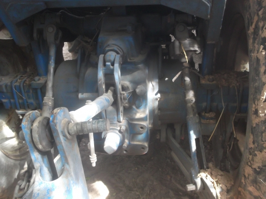 ขายฟอร์ด 6610  เสื้อลาย  2  เพลา   หาง  7  ดันหน้า  เล่มทะเบียนพร้อม เครื่องแน่นไม่มีควันขาว   ราคาอยากได้เท่าไร่บอกมา