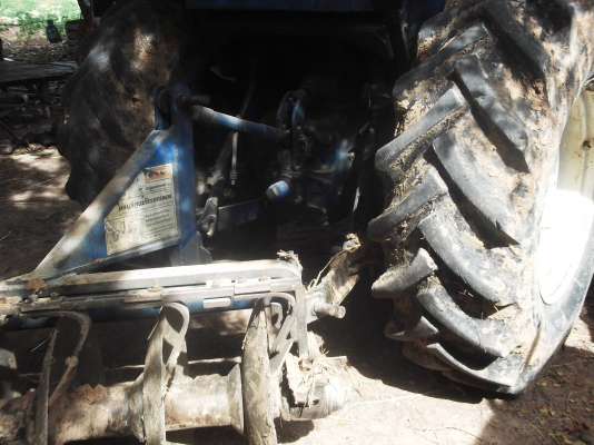 ขายฟอร์ด 6610  เสื้อลาย  2  เพลา   หาง  7  ดันหน้า  เล่มทะเบียนพร้อม เครื่องแน่นไม่มีควันขาว   ราคาอยากได้เท่าไร่บอกมา