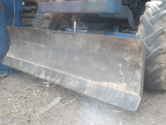 ขายฟอร์ด 6610  เสื้อลาย  2  เพลา   หาง  7  ดันหน้า  เล่มทะเบียนพร้อม เครื่องแน่นไม่มีควันขาว   ราคาอยากได้เท่าไร่บอกมา