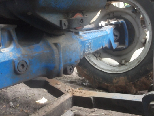 ขายฟอร์ด 6610  เสื้อลาย  2  เพลา   หาง  7  ดันหน้า  เล่มทะเบียนพร้อม เครื่องแน่นไม่มีควันขาว   ราคาอยากได้เท่าไร่บอกมา