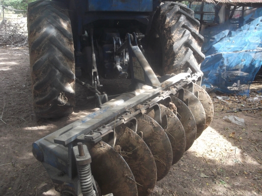 ขายฟอร์ด 6610  เสื้อลาย  2  เพลา   หาง  7  ดันหน้า  เล่มทะเบียนพร้อม เครื่องแน่นไม่มีควันขาว   ราคาอยากได้เท่าไร่บอกมา