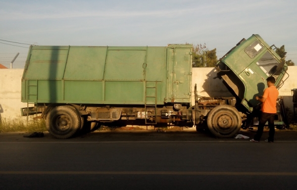 ** ขายแล้วครับ  **ขายรถบรรทุกขยะแห้ง รถบรรทุกหกล้อ อีโน่ GD176 EH700 168 แรง เครื่องดี แชสซีสวย พร้อมใช้งานครับ ราคาถูก