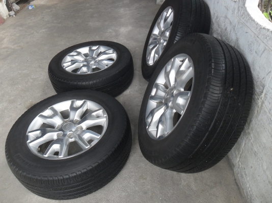 ล้อแม็ก 18นิ้ว 6รู ฟอด พร้อมยาง สวยๆ 4 ล้อร ราคา 9800 บาท