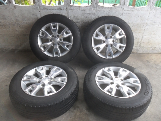 ล้อแม็ก 18นิ้ว 6รู ฟอด พร้อมยาง สวยๆ 4 ล้อร ราคา 9800 บาท