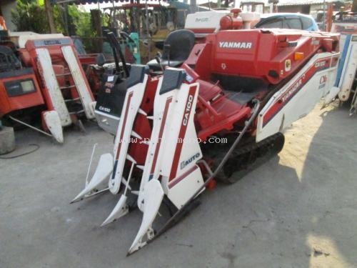 รถเกี่ยวข้าวนั่งขับ   YANMAR   รหัสสินค้า : 14002146  หรือเพิ่มเติมไดที่ www.nihonmono.com