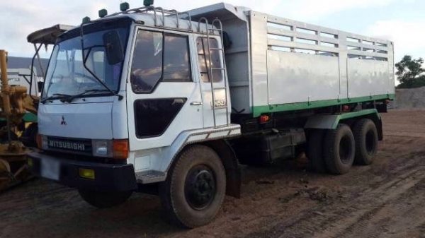 ขายรถบรรทุกสิบล้อดัมพ์ MITSUBISHI MA เครื่อง 6D16-195 แรง 10 เกียร์ เบรคใหญ่