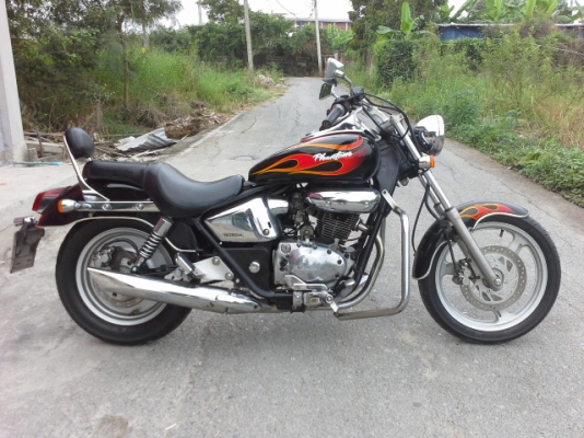 ขาย Honda Phantom 200cc.ปี46 รถมือเดียวใช้น้อยแค่ 20000 กว่าโล ภาษีหมดปี58.ชุดโอนครบ สีลายไฟสวยครับ กุณแจล่าง ยางเต็มหน้าหลัง ไฟติดครบ ศูนย์ดีรถไม่เคยชน ของแต่งตามรูป พร้อมใช้เลยครับผม ราคา 39500 บาท ดูรถได้ที่ อ.บ.ต บางบัวทอง จ.นนทบุรี พร้อมจัดส่งถึงหน้า