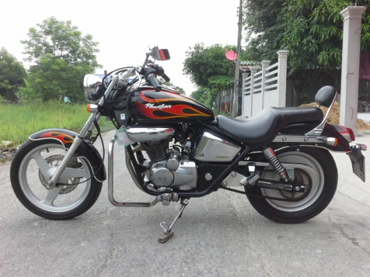 ขาย Honda Phantom 200cc.ปี46 รถมือเดียวใช้น้อยแค่ 20000 กว่าโล ภาษีหมดปี58.ชุดโอนครบ สีลายไฟสวยครับ กุณแจล่าง ยางเต็มหน้าหลัง ไฟติดครบ ศูนย์ดีรถไม่เคยชน ของแต่งตามรูป พร้อมใช้เลยครับผม ราคา 39500 บาท ดูรถได้ที่ อ.บ.ต บางบัวทอง จ.นนทบุรี พร้อมจัดส่งถึงหน้า