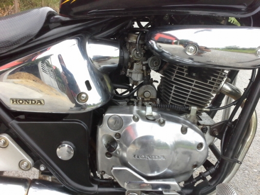 ขาย Honda Phantom 200cc.ปี46 รถมือเดียวใช้น้อยแค่ 20000 กว่าโล ภาษีหมดปี58.ชุดโอนครบ สีลายไฟสวยครับ กุณแจล่าง ยางเต็มหน้าหลัง ไฟติดครบ ศูนย์ดีรถไม่เคยชน ของแต่งตามรูป พร้อมใช้เลยครับผม ราคา 39500 บาท ดูรถได้ที่ อ.บ.ต บางบัวทอง จ.นนทบุรี พร้อมจัดส่งถึงหน้า