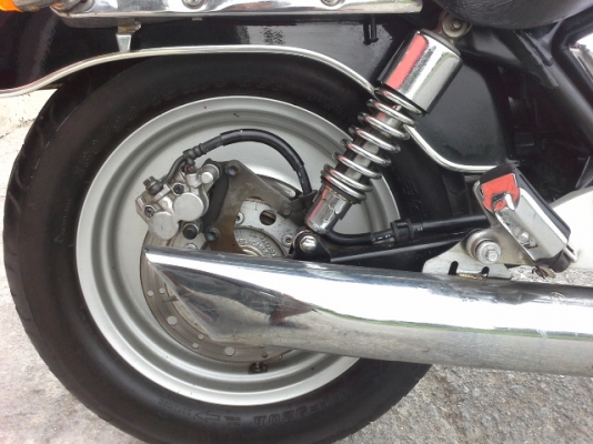 ขาย Honda Phantom 200cc.ปี46 รถมือเดียวใช้น้อยแค่ 20000 กว่าโล ภาษีหมดปี58.ชุดโอนครบ สีลายไฟสวยครับ กุณแจล่าง ยางเต็มหน้าหลัง ไฟติดครบ ศูนย์ดีรถไม่เคยชน ของแต่งตามรูป พร้อมใช้เลยครับผม ราคา 39500 บาท ดูรถได้ที่ อ.บ.ต บางบัวทอง จ.นนทบุรี พร้อมจัดส่งถึงหน้า