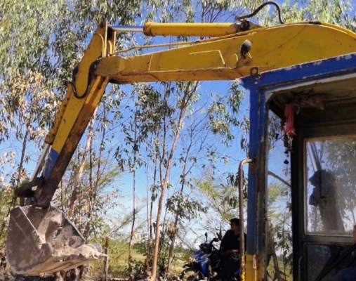 KOMATSU PC 60-3 ขายคู่กับหางพ่วง รถสภาพดีพร้อมทำงานได้เลยครับ เครื่องเดิมปั๊มเดิมทำงานไม่โหลด ช่วงล่างเอวไม่หลวม โซ่บูทใบแทรกประมาณ 60\% เฟรมไม่มีปะไม่มีดาม เอกสารสัญญาซื้อขาย ราคาต่อรองได้ครับ KOMATSU PC 60-3 ขายคู่กับหางพ่วง รถสภาพดีพร้อมทำงานได้เลยครับ เครื่องเดิมปั๊มเดิมทำงานไม่โหลด ช่วงล่างเอวไม่หลวม โซ่บูทใบแทรกประมาณ 60\% เฟรมไม่มีปะไม่มีดาม เอกสารสัญญาซื้อขาย ราคาต่อรองได้ครับ