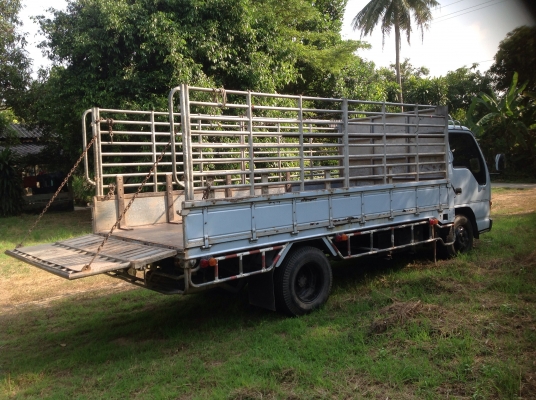 ขาย 6 ล้อ NKR-110 ห้าง ปี 40 ยาว 4.30m. ขาย 6 ล้อ NKR-110 ห้าง ปี 40 ยาว 4.30m.