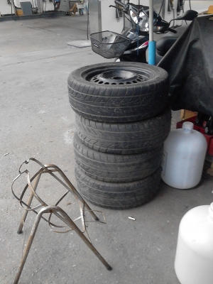 กะทะล้อ 4 รู 100 มม. ขอบ 15 พร้อมยาง 195/55R15  NITTO NT555 extreme  ติดต่อ.081-427-3941