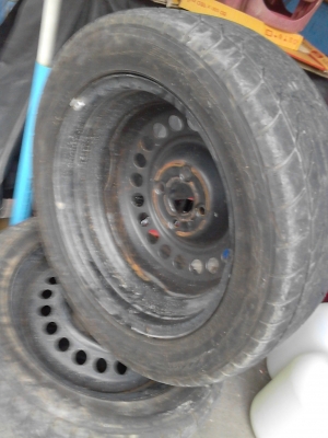 กะทะล้อ 4 รู 100 มม. ขอบ 15 พร้อมยาง 195/55R15  NITTO NT555 extreme  ติดต่อ.081-427-3941