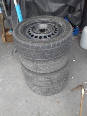 กะทะล้อ 4 รู 100 มม. ขอบ 15 พร้อมยาง 195/55R15  NITTO NT555 extreme  ติดต่อ.081-427-3941