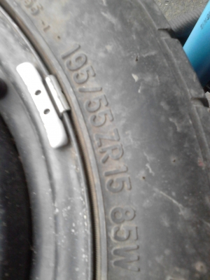 กะทะล้อ 4 รู 100 มม. ขอบ 15 พร้อมยาง 195/55R15  NITTO NT555 extreme  ติดต่อ.081-427-3941