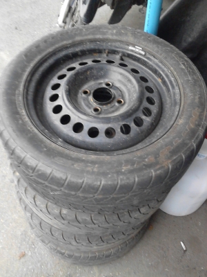 กะทะล้อ 4 รู 100 มม. ขอบ 15 พร้อมยาง 195/55R15  NITTO NT555 extreme  ติดต่อ.081-427-3941