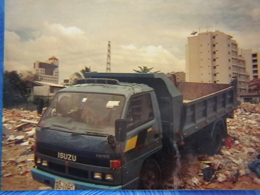 545000 เลิกกิจการก่อสร้าง npr 4bd1 และยังมีรุ่นนี้อีกคันรถหลวง รอเอกสารมา5ปีแล้วก็จะขายเหมือนกัน รุ่นยอดนิยม115แรง ดั้ม คัสซีสวย เครื่องแน่นๆภายในสวยครบ