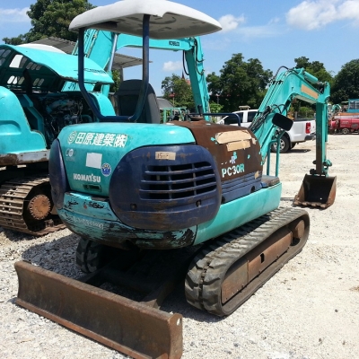 Komatsu PC 30 R8 นำเข้าจาก ญี่ปุ่น +++ สวยมาก พร้อมใช้งาน ขายถูก 090-986-2521