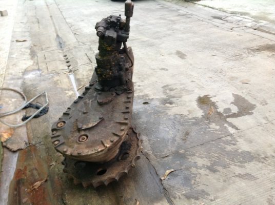 ตัวเดินรถเกี่ยวข้าวPC120-1