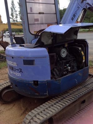 ขายรถแบคโฮ ยี่ห้อ HITACHI รุ่น PC40 ขายรถแบคโฮ ยี่ห้อ HITACHI รุ่น PC40