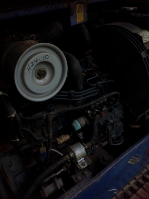 ขายรถแบคโฮ ยี่ห้อ HITACHI รุ่น PC40 ขายรถแบคโฮ ยี่ห้อ HITACHI รุ่น PC40